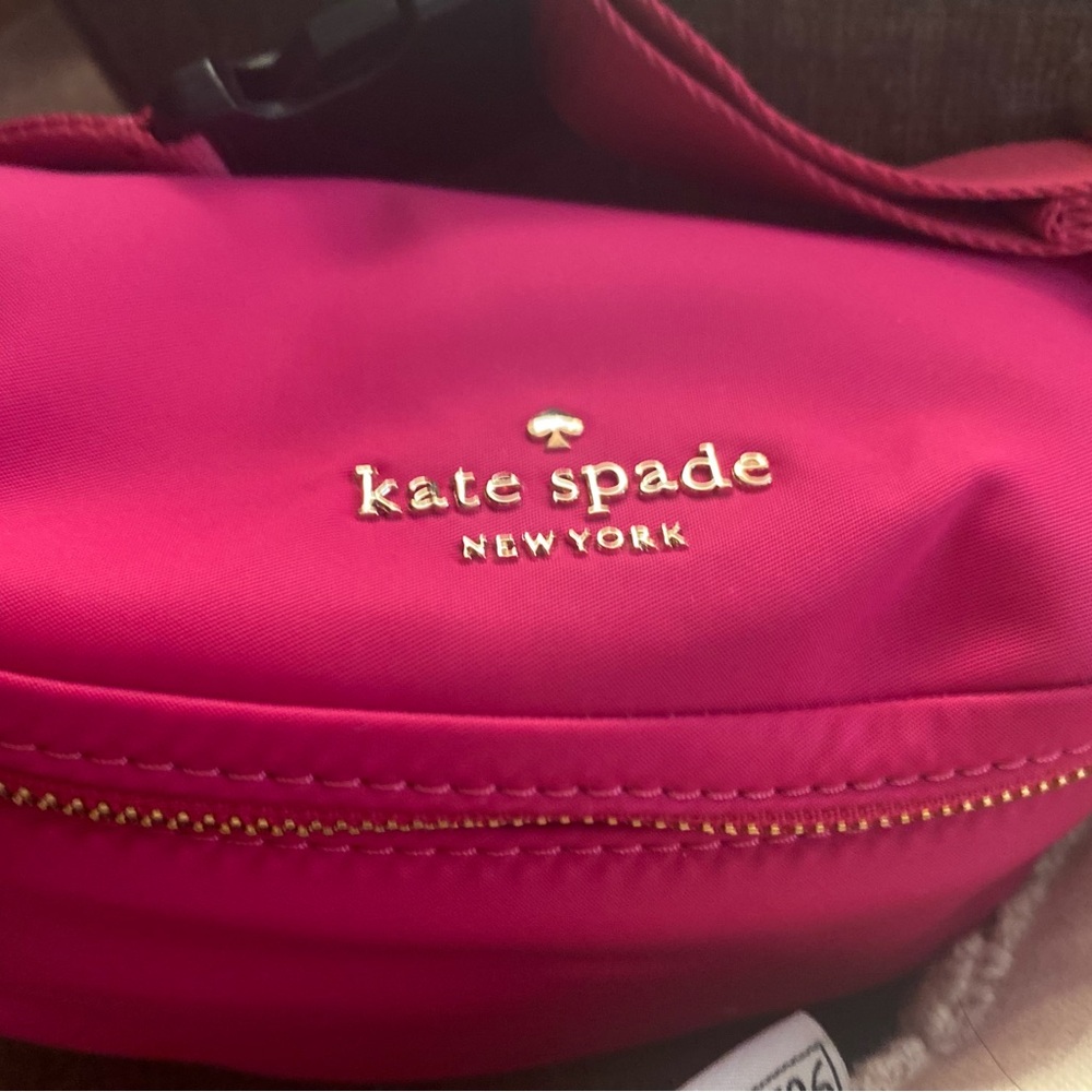 Gorgeous Hot 🔥Pink and gold hardware Fanny pack /belt bag. Beautiful 😍 color